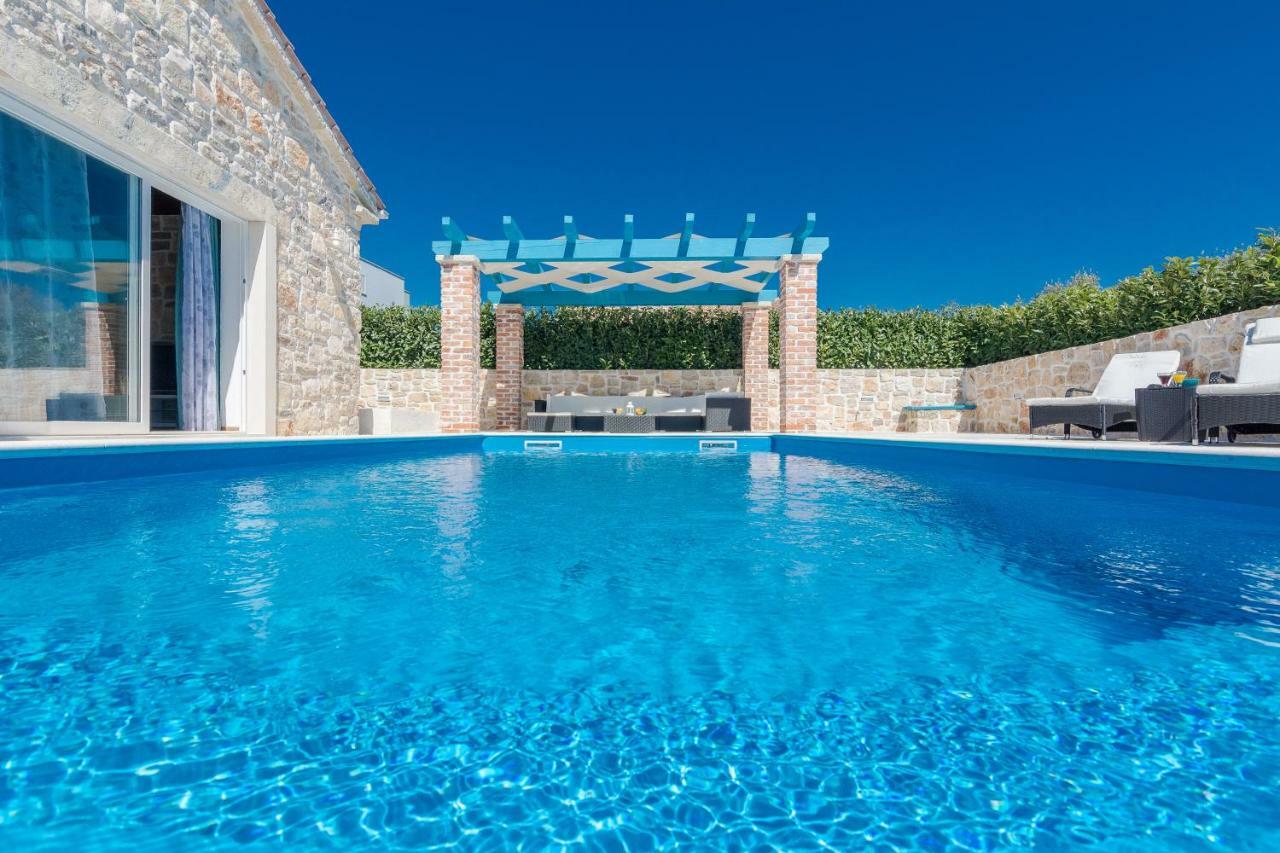 Villa Delozija Sukošan Екстериор снимка