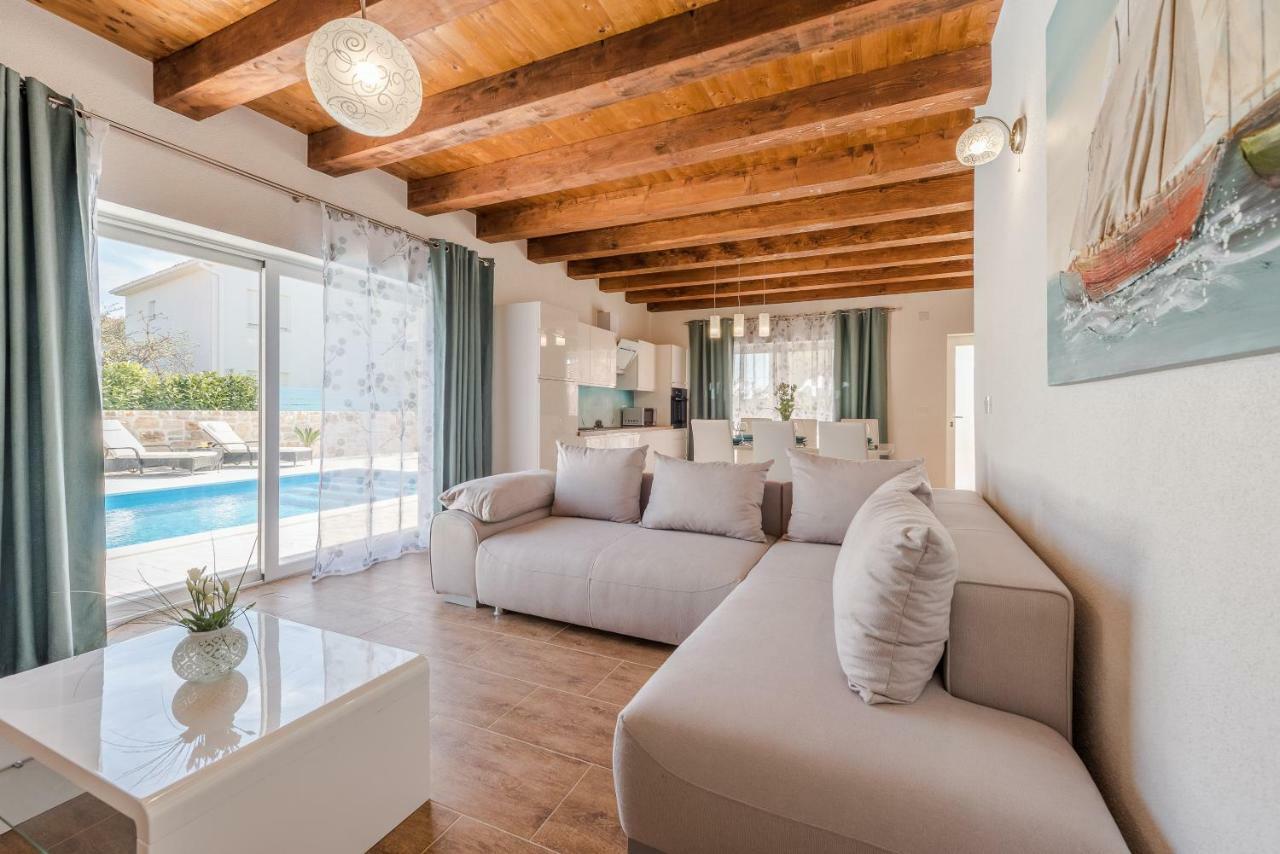 Villa Delozija Sukošan Екстериор снимка
